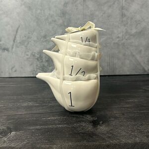 Rae Dunn Measuring Cups “Garlic”